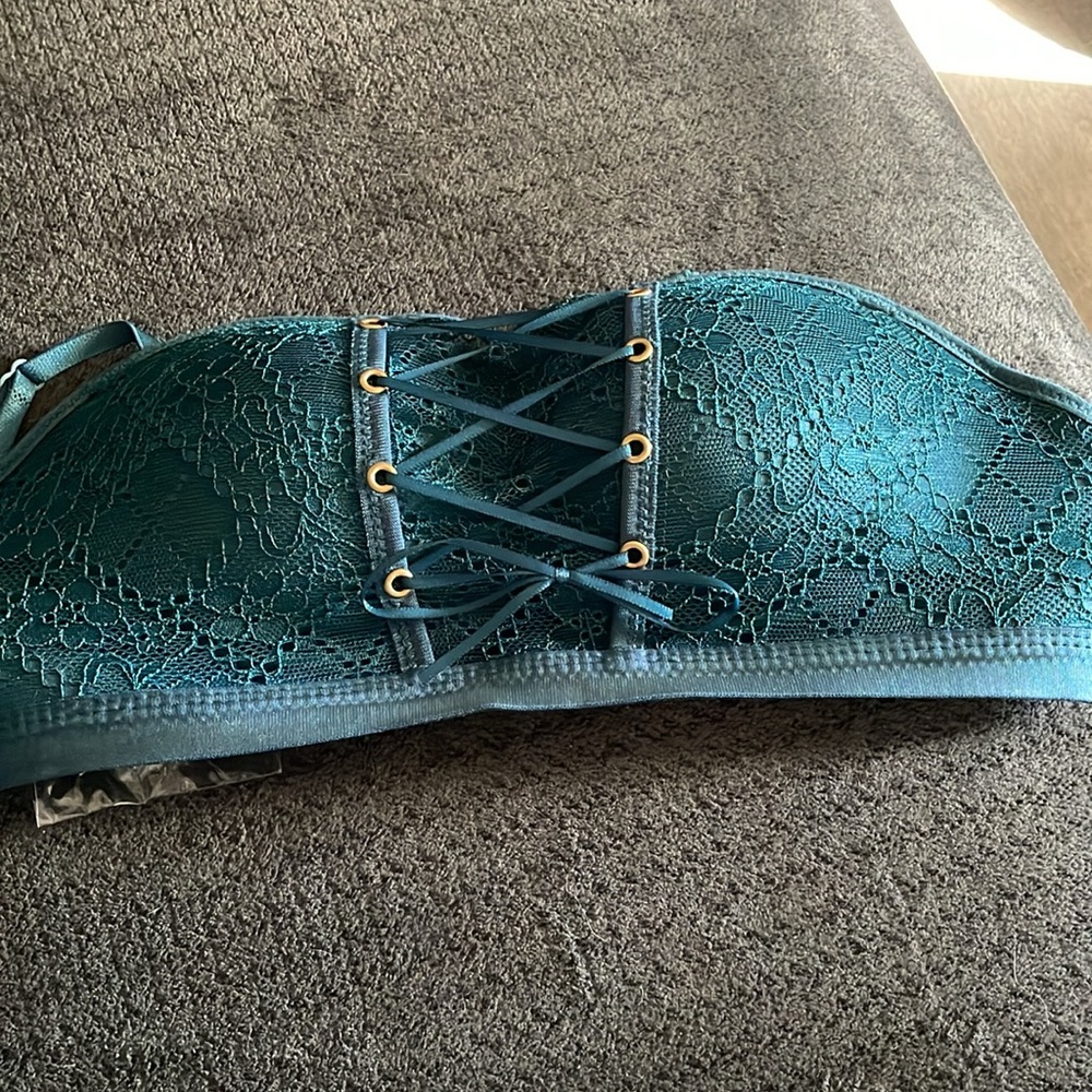 Woman’s bra - Picture 2 of 4